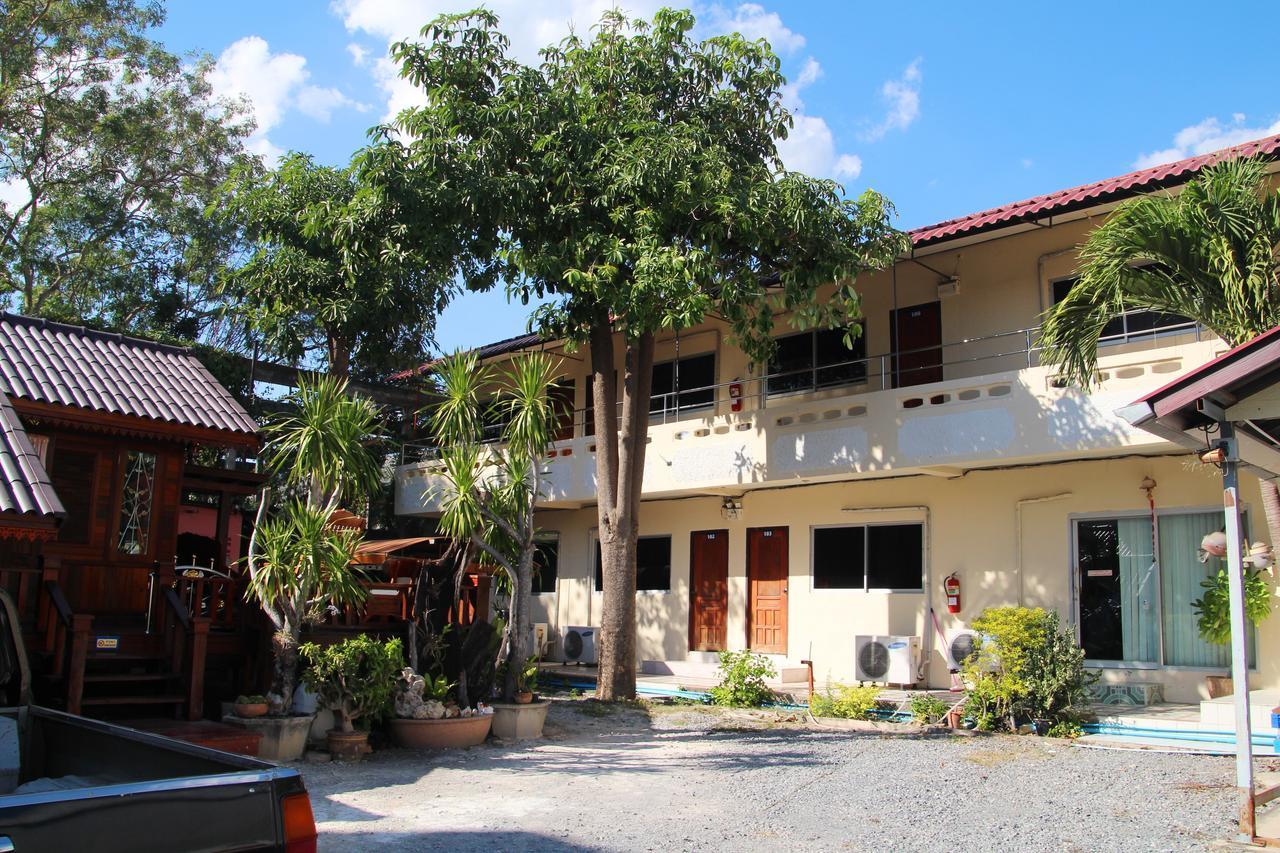 Ratchaphruek Resort Lopburi Exterior photo